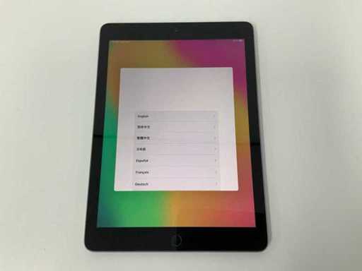 Apple - 9,7-calowy iPad Wi-Fi, 32GB, Space Gray - MR7F2NF/A