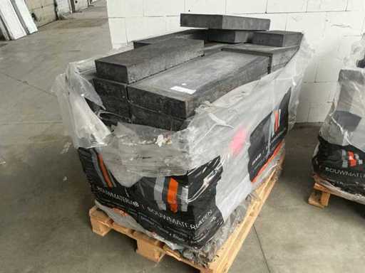 Piastrelle in calcestruzzo su pallet