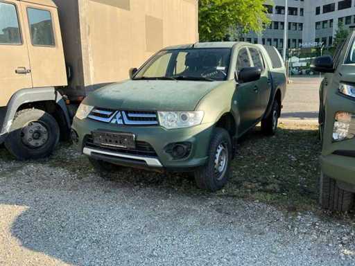 2015 Mitsubishi L200