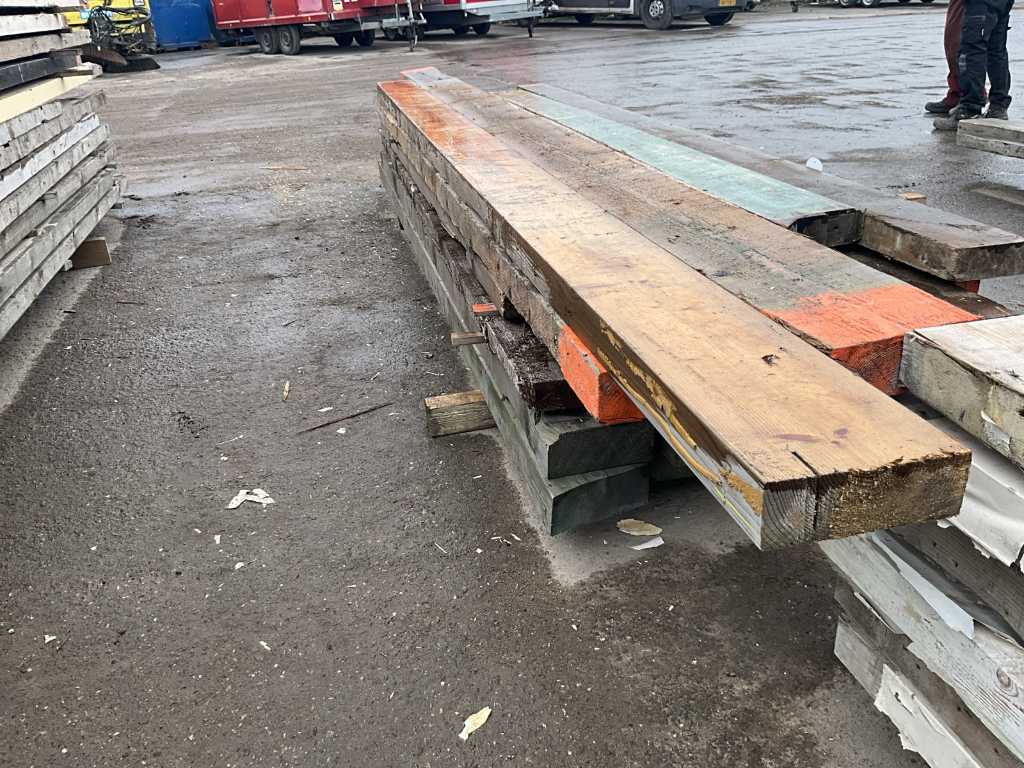Scrap wood beam (29x)