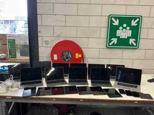 Batch of various ICT (23x)