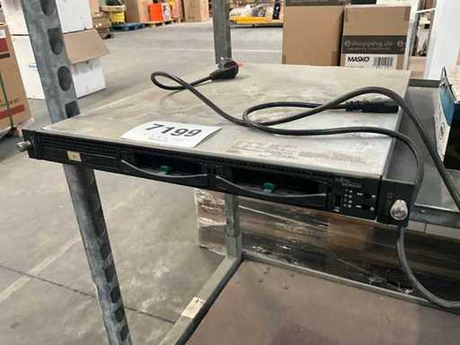 Serveur Fujitsu Siemens Primergy RX100 S3