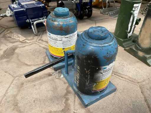 OTC Garage Jack (2x)
