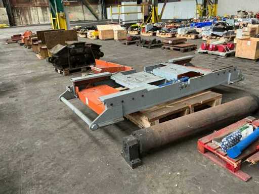 Batch of various metal parts