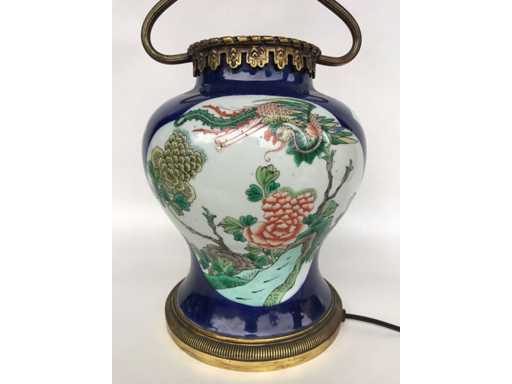 Antike chinesische, puderblaue Balustervase. Kangxi markiert. 