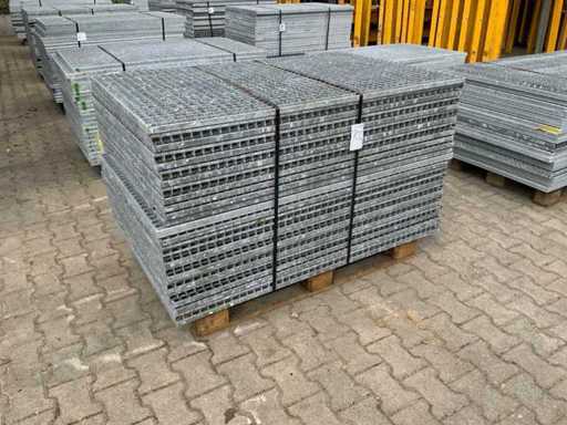 Steel slatted floor 1400x880mm (26x)
