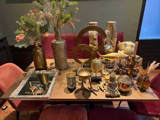 Materiale per decorazioni per feste