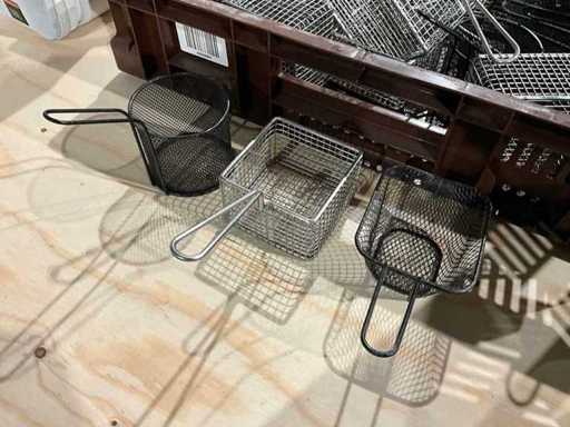 Un lot de coșuri de servire