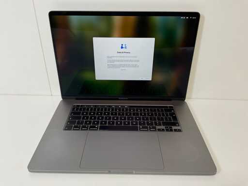 Apple MacBook Pro 16", Core(TM) i7 9a generazione, 32 GB di RAM, 1 TB NVMe, AMD Radeon Pro 5500M 4 GB Laptop