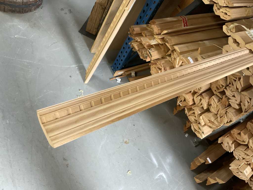 Beech wood cornice 55x28 mm