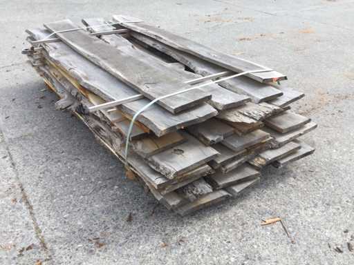 Eichendachbretter oder vertikale Dielen