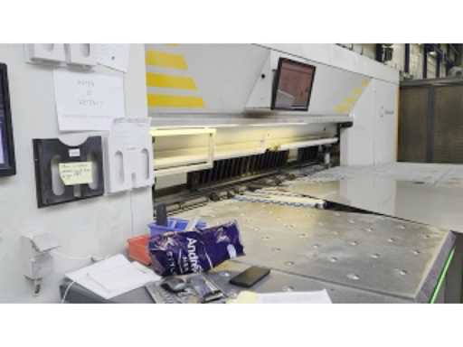 1bdfd102-553e-482a-b4f0-5e9165d16e6f.mp4