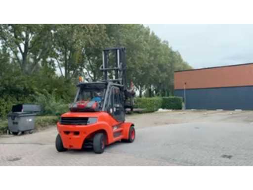 a995bf02-8ed6-4ff7-b750-8eaac3b2c598.mp4