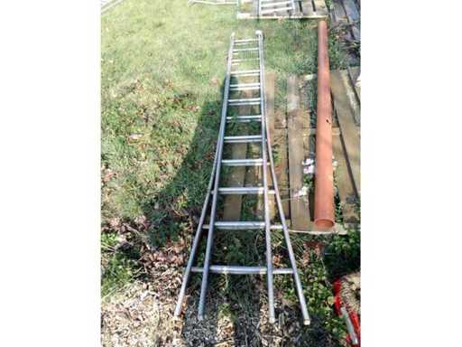 Leiter zweiteilig, 12 Sprossen pro Teil