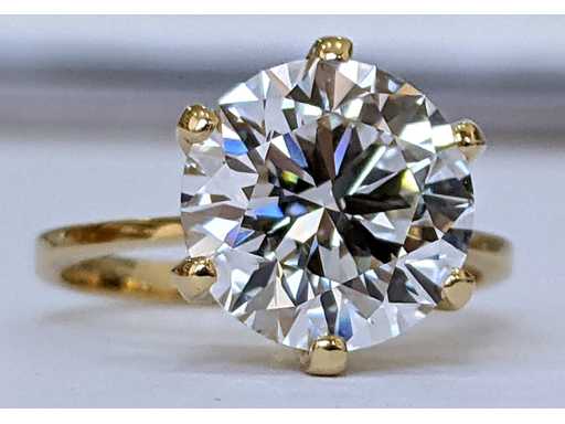 Inel din aur de 18 kt cu diamant 7,11 ct