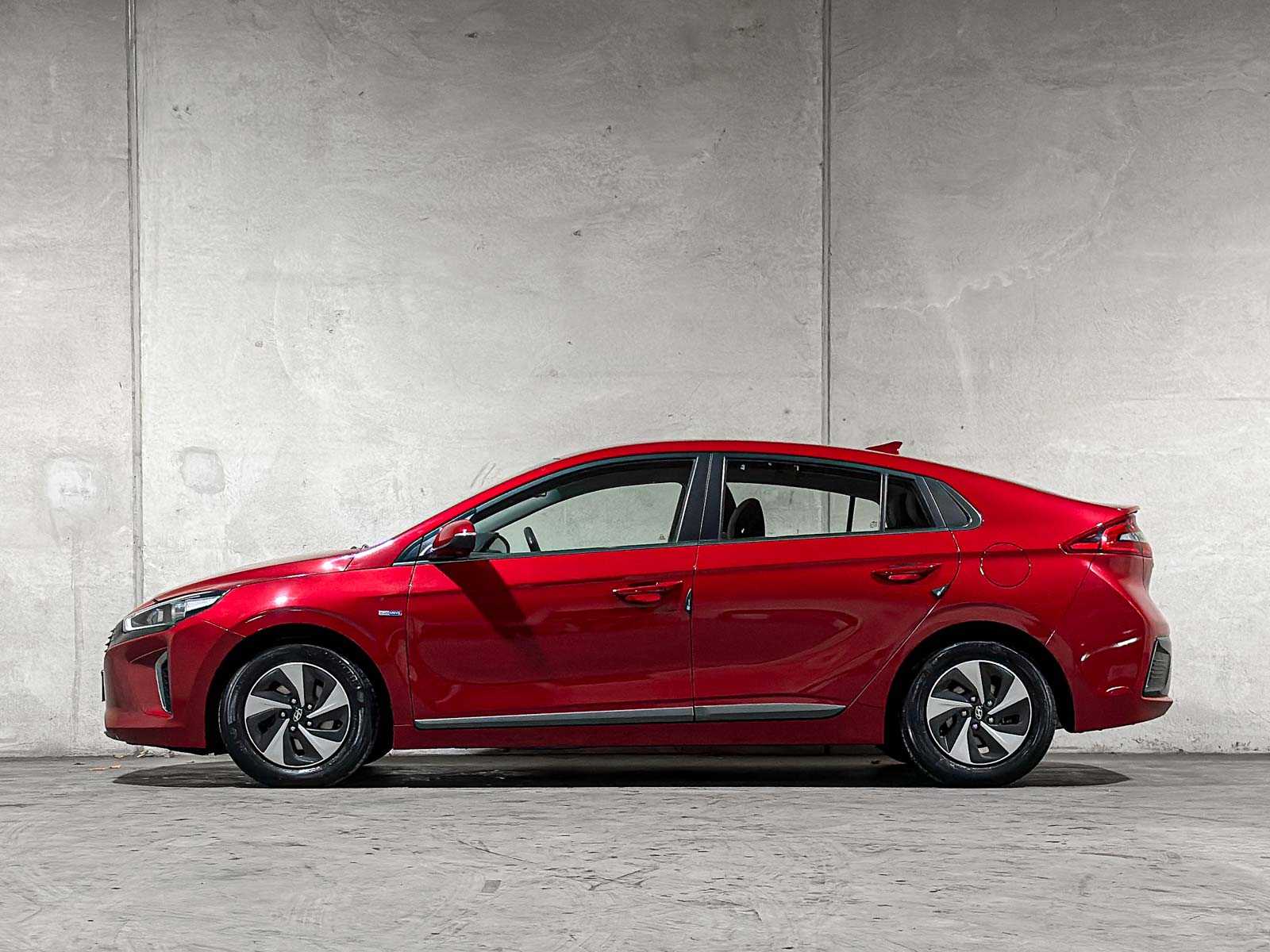 Hyundai IONIQ 1.6 GDi Comfort 141pk 2019 Plug-In Hyrbid (Origineel-NL), XS-254-P