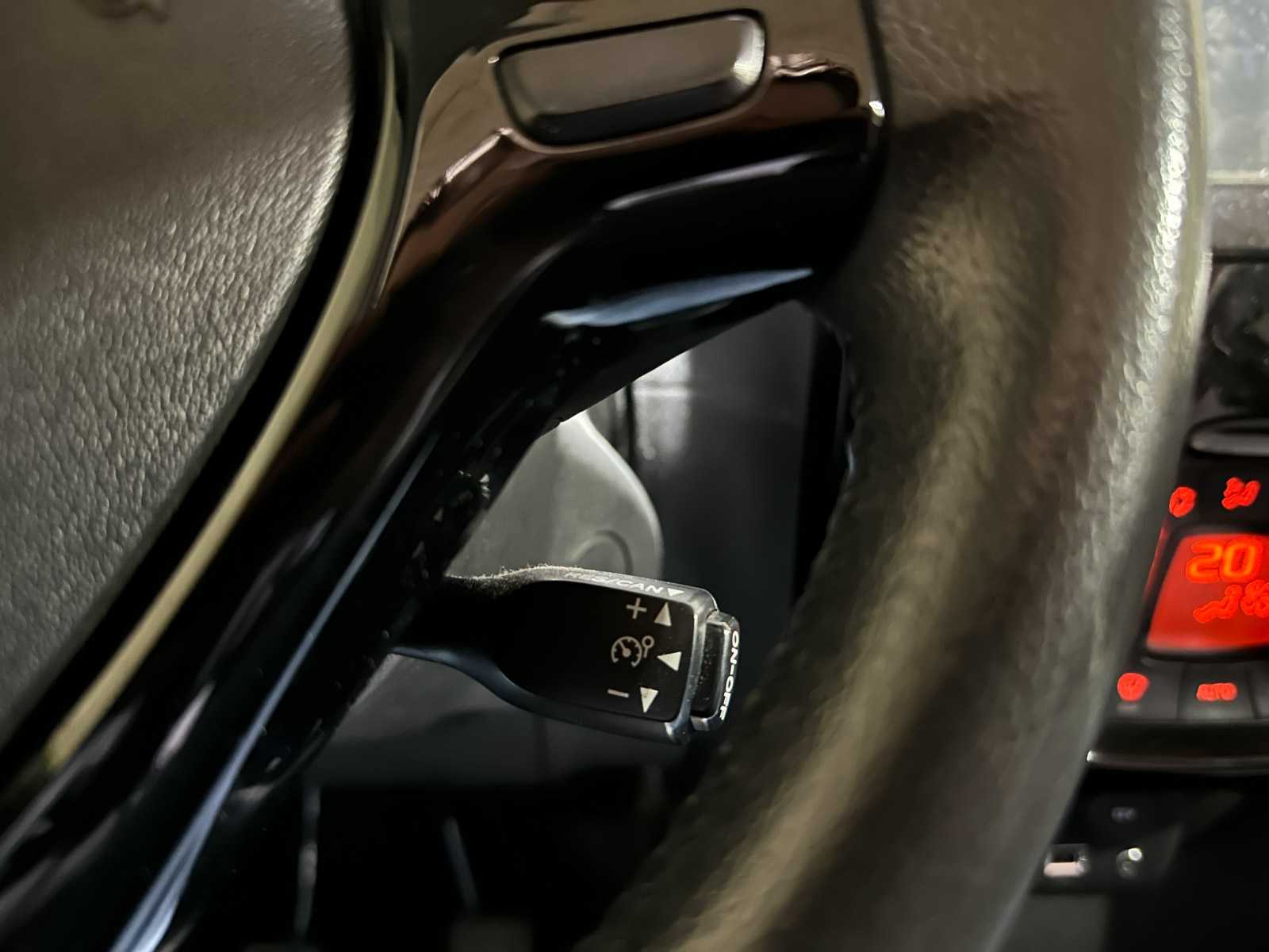 Peugeot 108 1.2 Puretech Allure 82pk 2015, PP-318-L