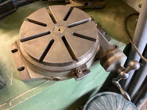 Platenspeler met T-gleuven