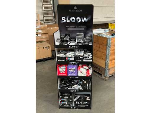 Sloow Display gevuld met diverse filters etc. voor sigaretten