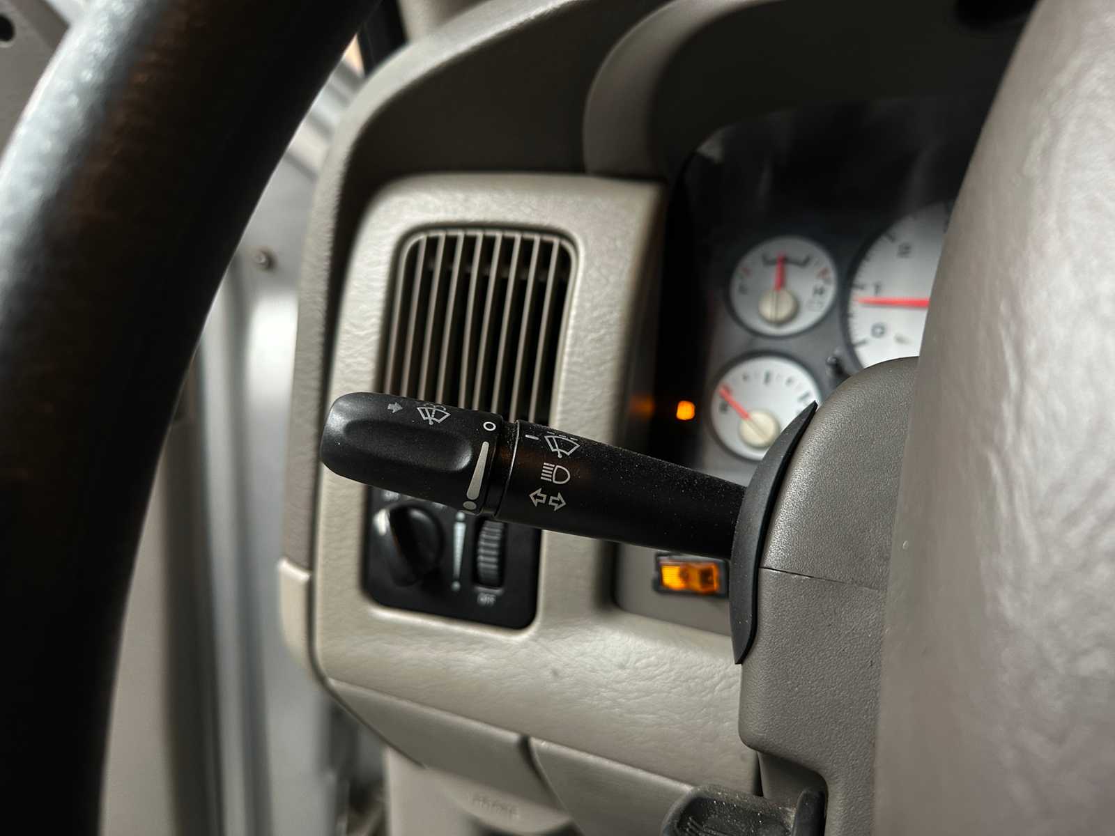 Dodge Ram 1500 4.7l V8 magnum 243pk 2002, VSZ-46-Z