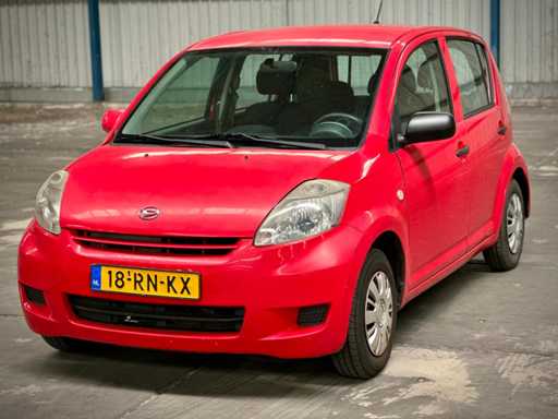 Daihatsu Sirion 2 1.0 12V Trend, 18-RN-KX