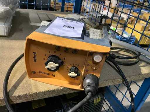 Pompe de dosage Beta 4 bien visible