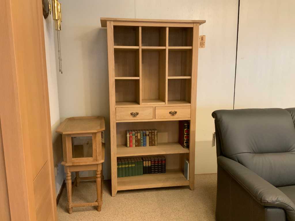 Bücherregal