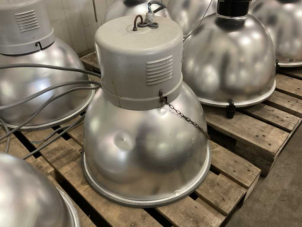 SBP Box Llama Industrial Pendant Lamp (4x)
