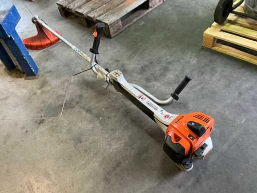 Débroussailleuse Stihl FS 460 C-EM défectueuse