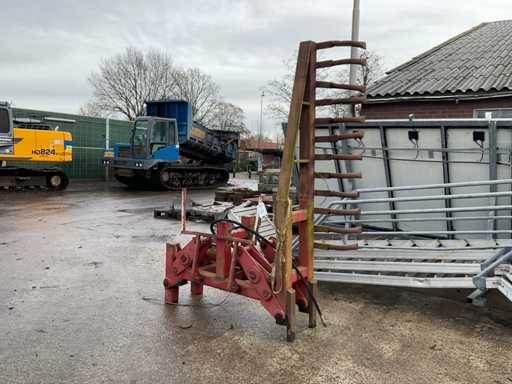 Montierter Grabenabfallschieber