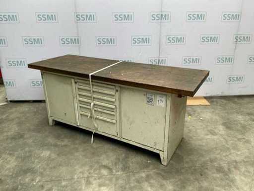 Table de travail en acier