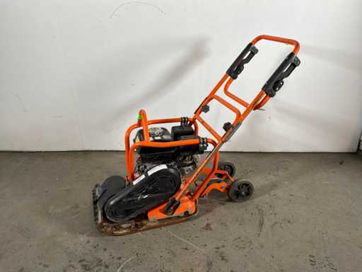 2016 Atlas Copco LF 80 Trilplaat 16kN benzine