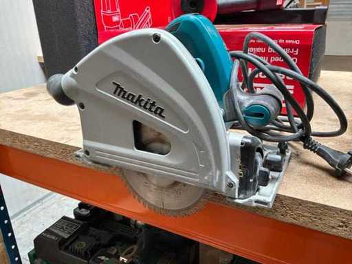 Ferăstrău circular Makita SP6000