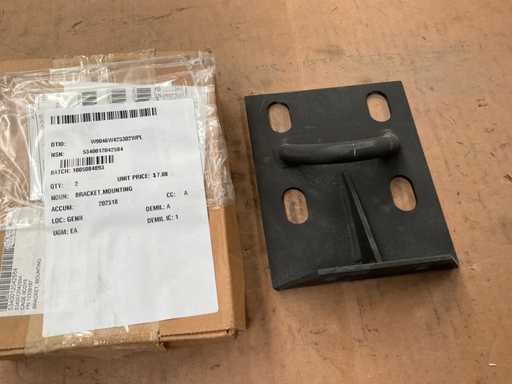 Mounting bracket (2x)