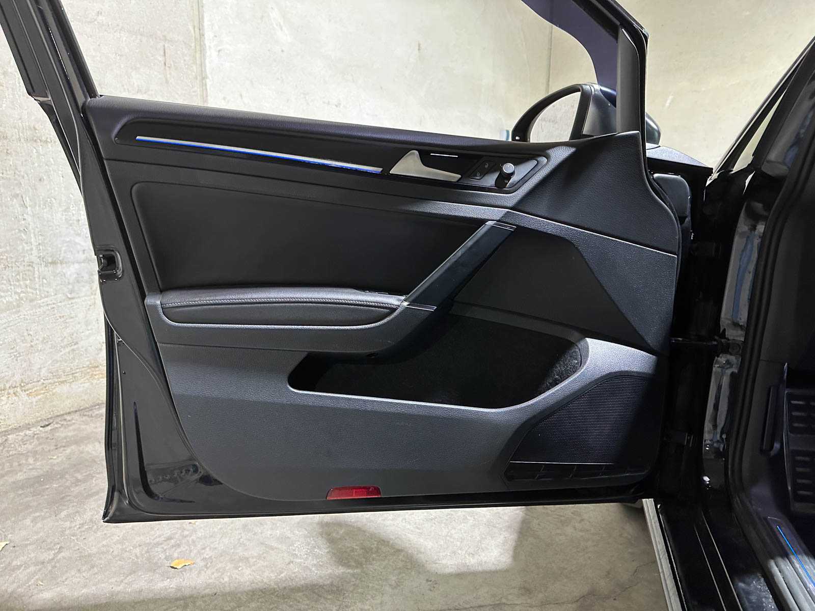 Volkswagen Golf 2.0 TSI R 4Motion 300pk 2015, P-916-RV