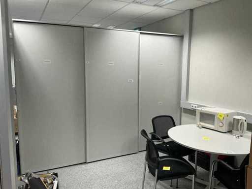 Büroschrank mit Inhalt