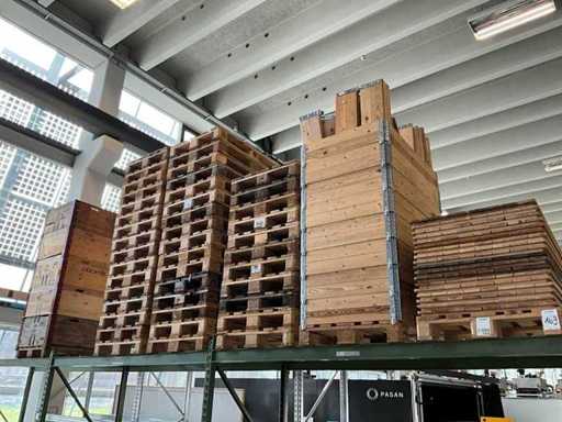 Lots of pallets, frames and lids