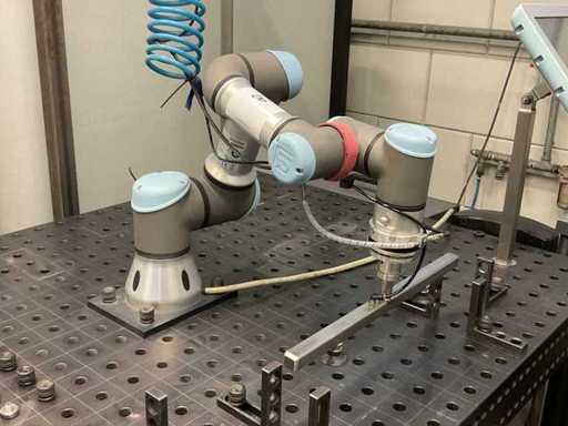 Robot collaboratif Universal UR3 2017