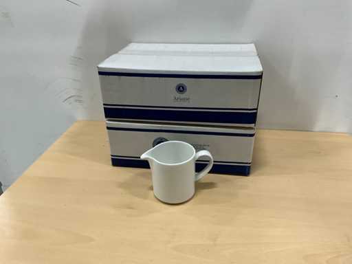 Ariane Prime collection milk jugs (12x)