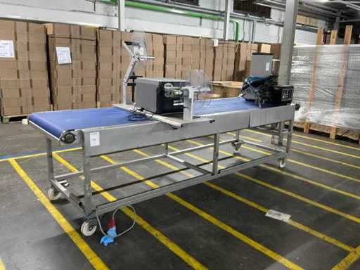 Stainless steel conveyor belt
