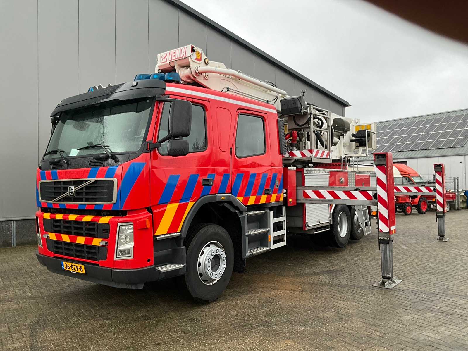 2006 Volvo FM 6×2 L 8.0 Fire Truck Aerial Work Platform