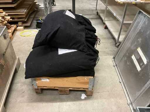 Konvolut Molton, Vorhang 8 Stück, alle in Kordelsäcken