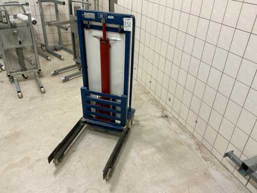 1987 August Manss 0463 Product transporter