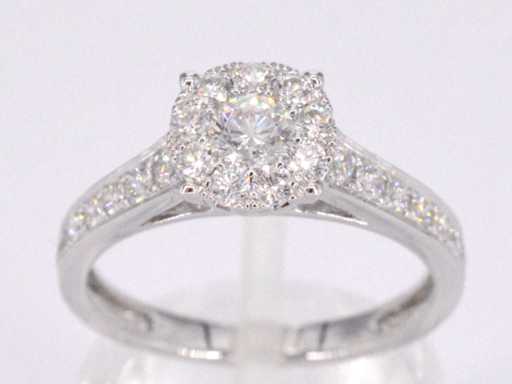 Bague d’entourage en or blanc avec diamants taille brillante 1,00 carat