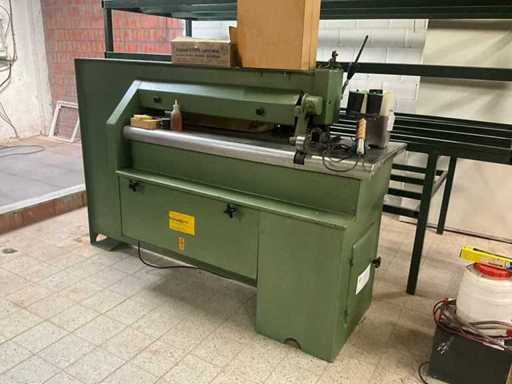 Mașină de tăiat furnir KUPER