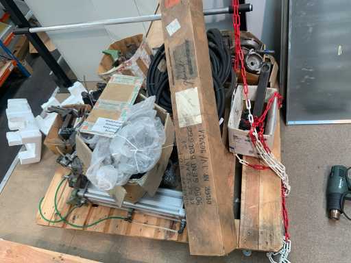 Diverses pièces de machine