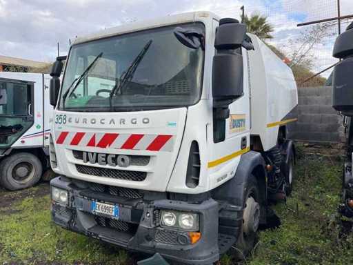 Iveco - Faun Viatek - Zamiatacz dróg i podwórek - 2012