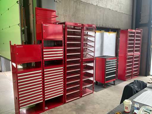 Würth Storage construction with tool trolley