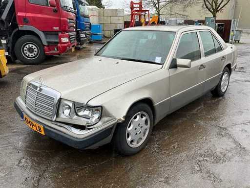 1992 Mercedes-benz 200-500 (W124) Passenger car