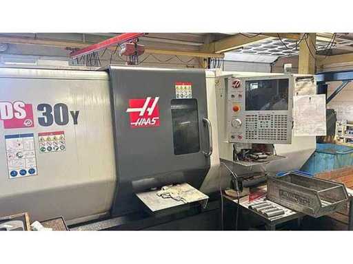 Tokarka CNC z pochylonym stołem HAAS DS-30Y z osią Y i narzędziami zmotoryzowanymi